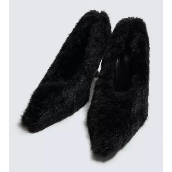 Zara Shoes - FAUX FUR SHOES HARRY LAMBERT FOR ZARA X DISNEY